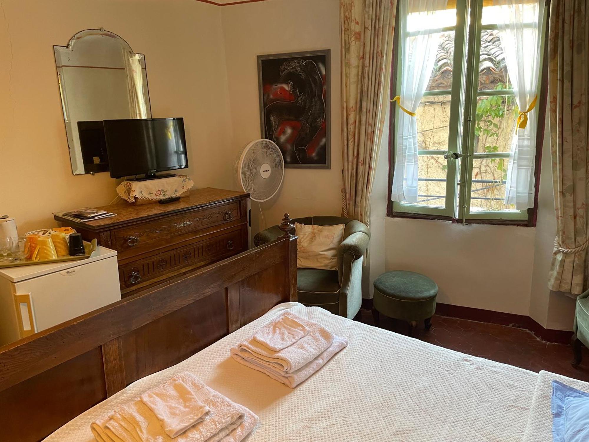 Le Pra De Pe Bed & Breakfast โคทินยัค ภายนอก รูปภาพ